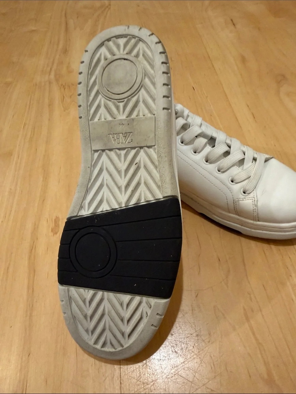 ZARA Classic White Low-Top Men's Sneakers